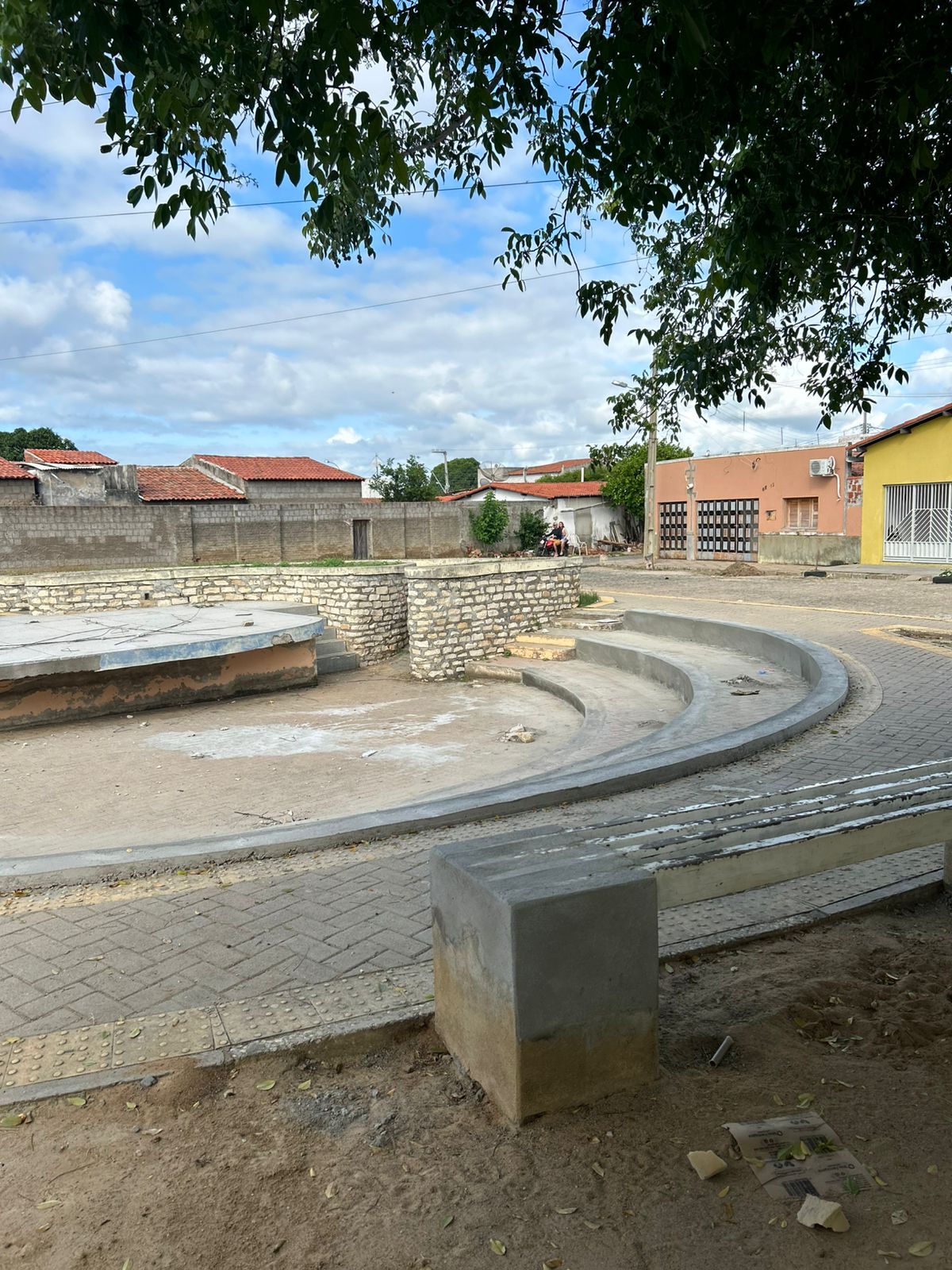Após anos sem reforma, Prefeitura de Janduís inicia revitalização da Praça Paulo Xia