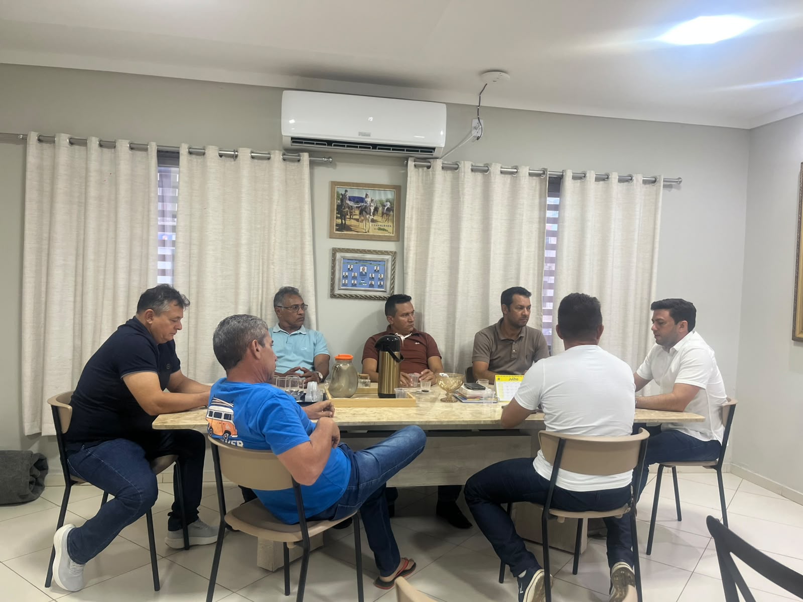 Prefeito Arthur Targino e o Vice Prefeito Anderson Medeiros,  realizam reunião de alinhamento com vereadores da base
